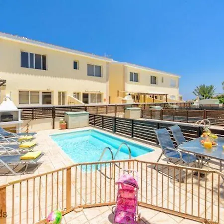 Villa Flora Paralimni
